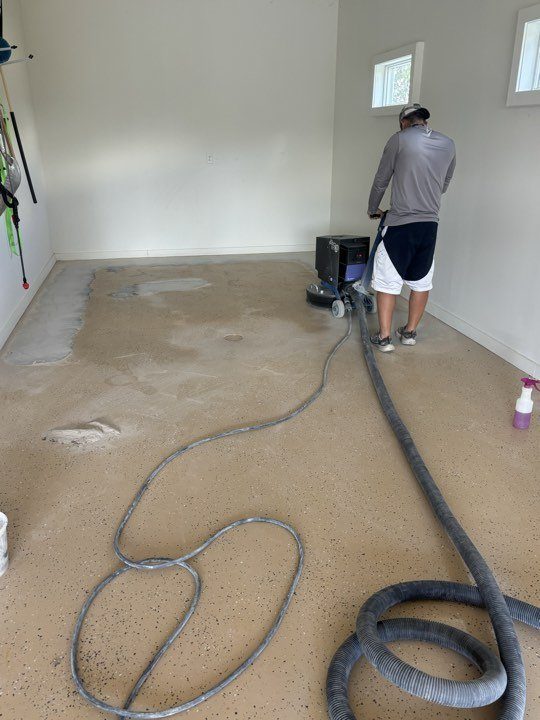 Grey Flake Large Commercial Kansas City, MO by HH Next-Level Epoxy