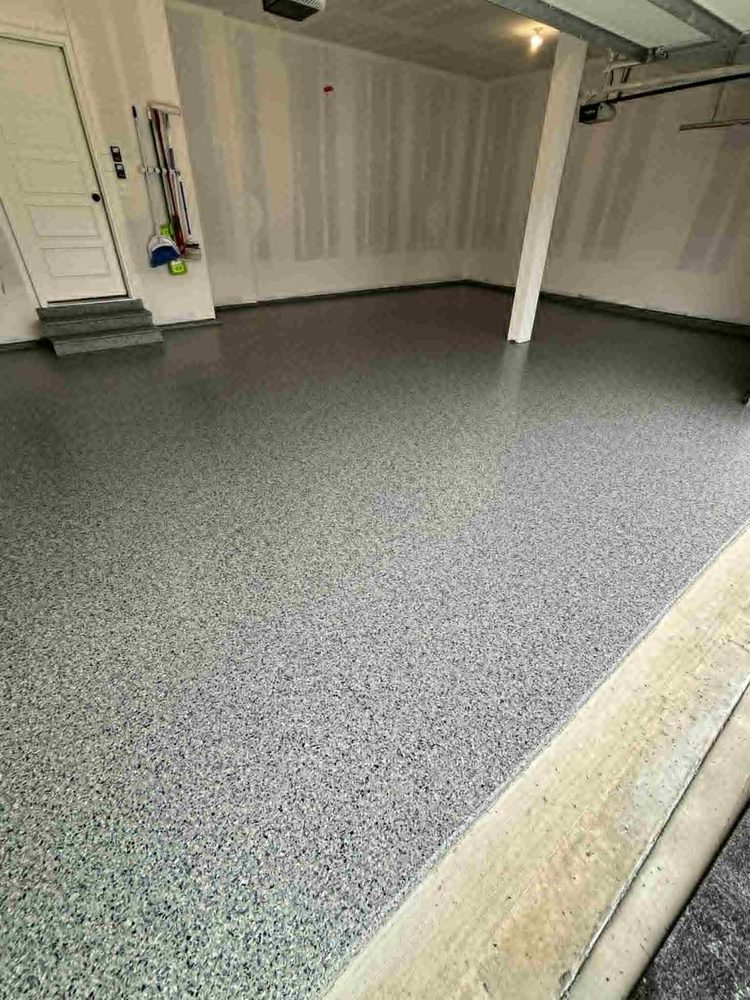Grey Flake · Light Angle Kansas City, MO by HH Next-Level Epoxy