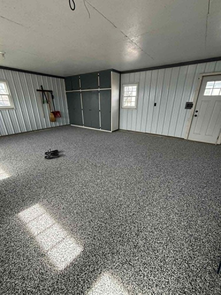 Grey Flake Shop Floor Kansas City, MO by HH Next-Level Epoxy