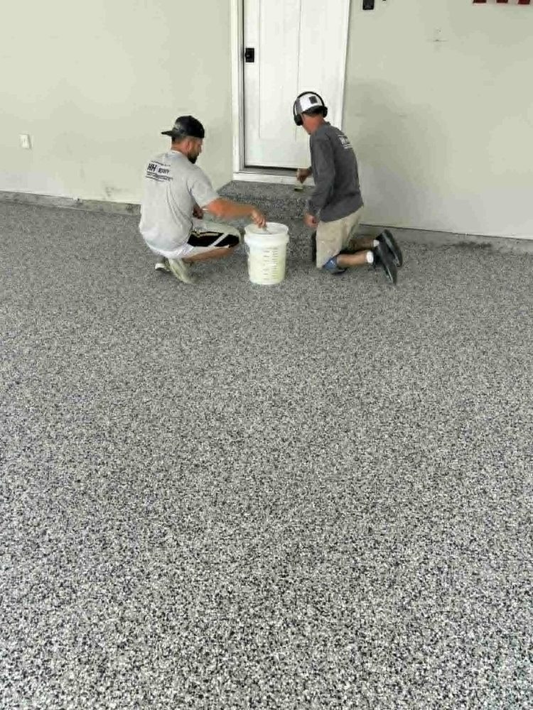 Grey Medium Flake · Finished Kansas City, MO by HH Next-Level Epoxy