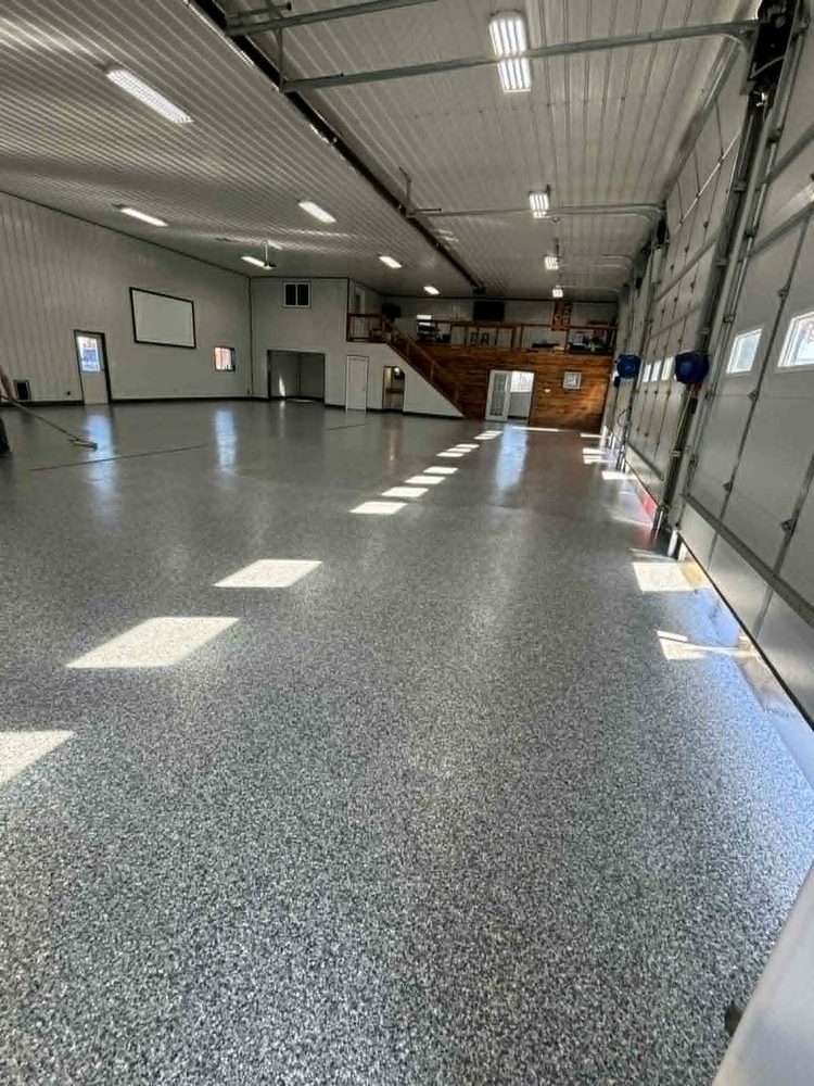 Grey Flake · Wide Angle View Kansas City, MO by HH Next-Level Epoxy