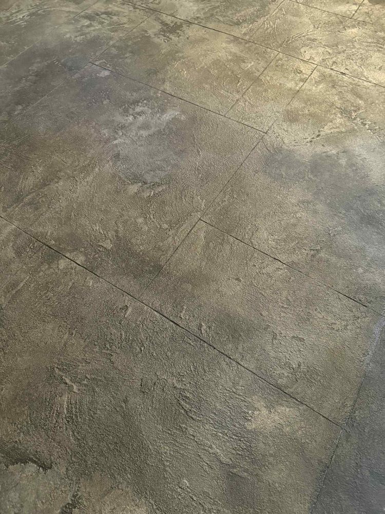 Large Dark Flake · Garage Kansas City, MO by HH Next-Level Epoxy