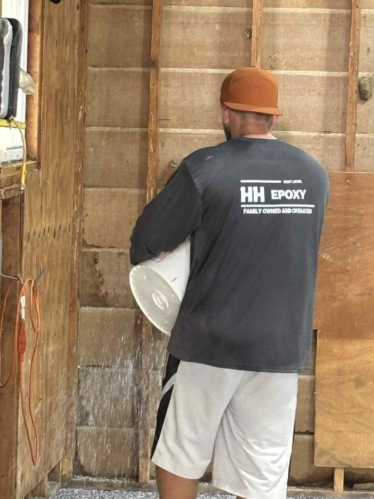 White Grey Flake Blend Kansas City, MO by HH Next-Level Epoxy